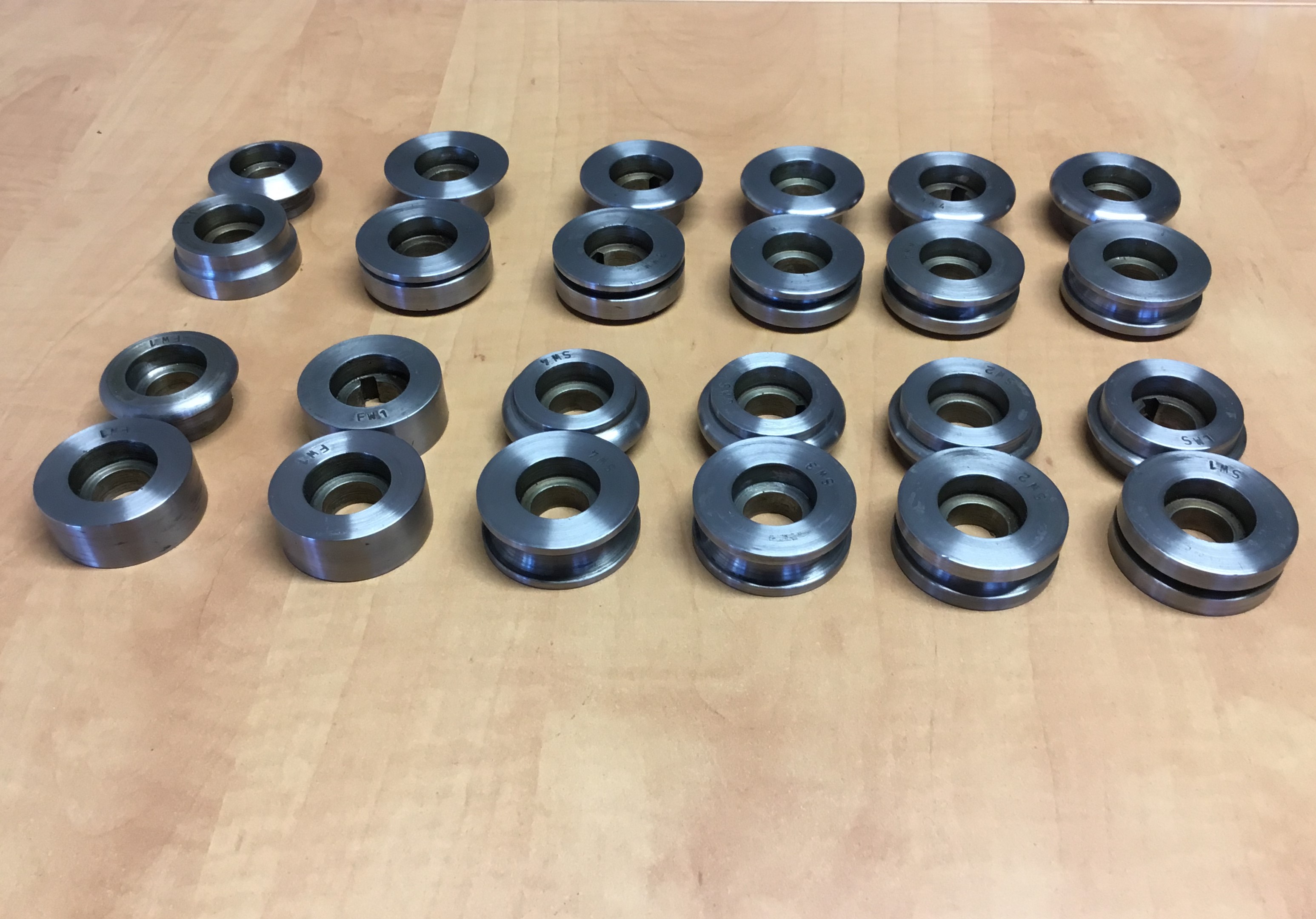 WNS CMZ4 Rolls-background